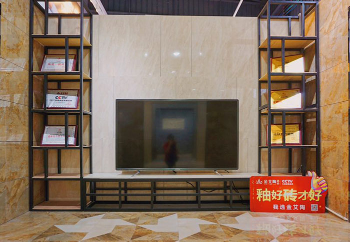 当红酒遇上......—秋葵APP下载陶现代仿古砖&红酒品鉴会（潮安站） 优雅来袭